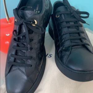 NEW 100% Authentic women LV Embossed Monogram